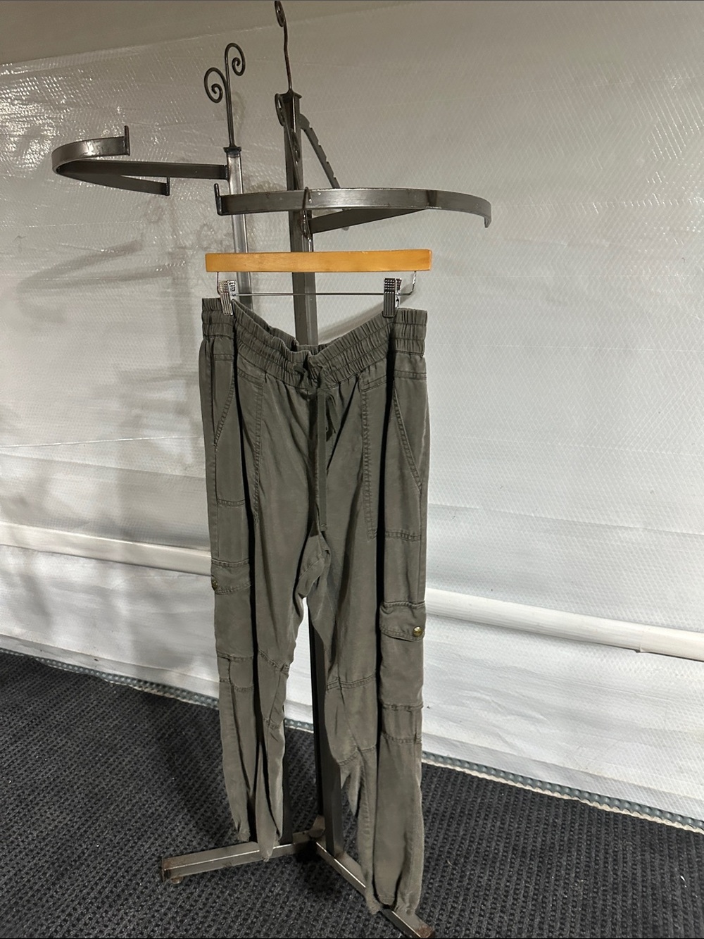 Max Jeans Olive Cargo Jogger Pants with Drawstring Waist